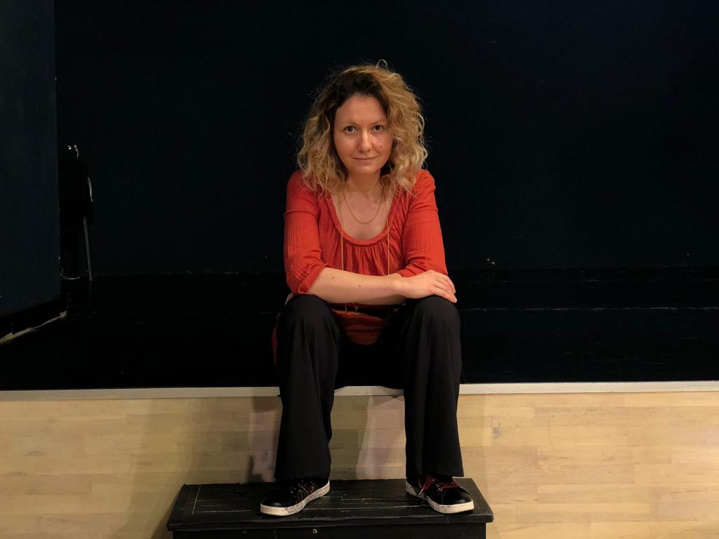 Roxana Lăpădat (Director Artistic Teatrelli) – interviu pentru viitorulromâniei.ro